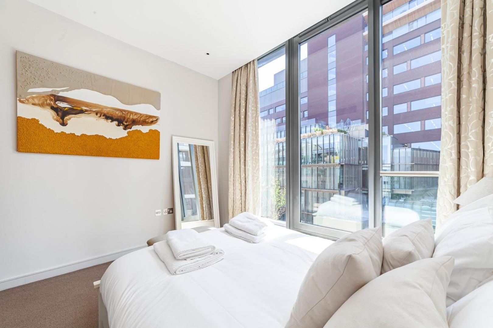 Apartment Luxury Penthouse Overlooking The Thames