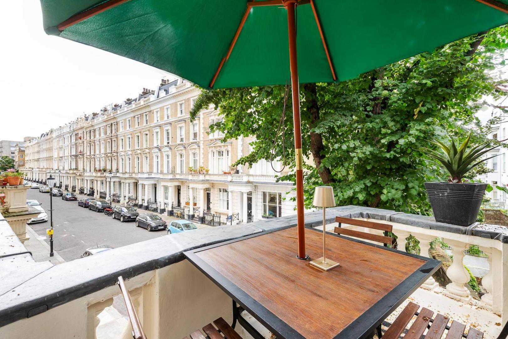 Classic Victorian Flat With Terrace London