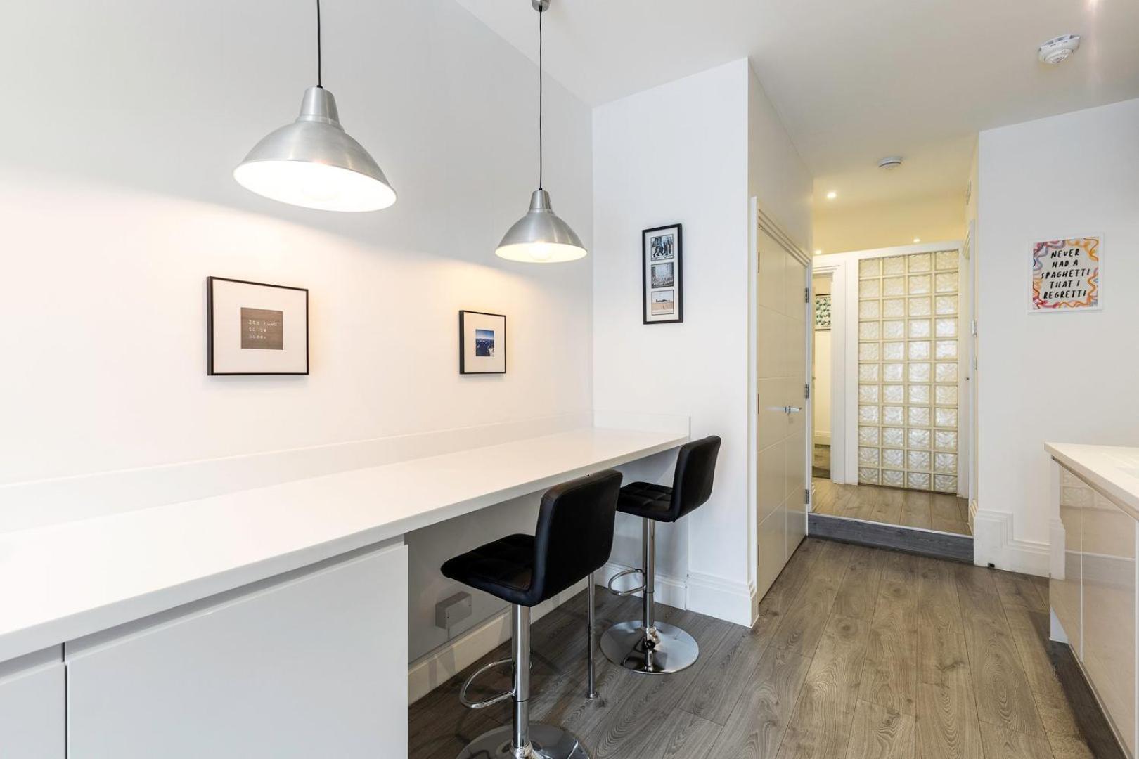 Sleek One Bedroom Flat In East Putney * London