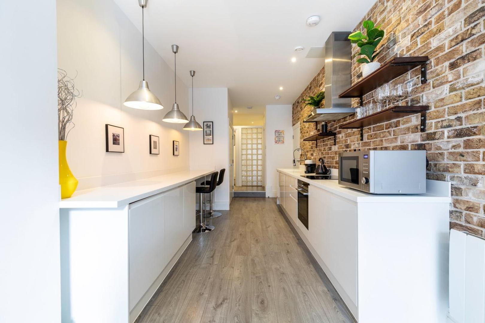 Sleek One Bedroom Flat In East Putney Apartment *