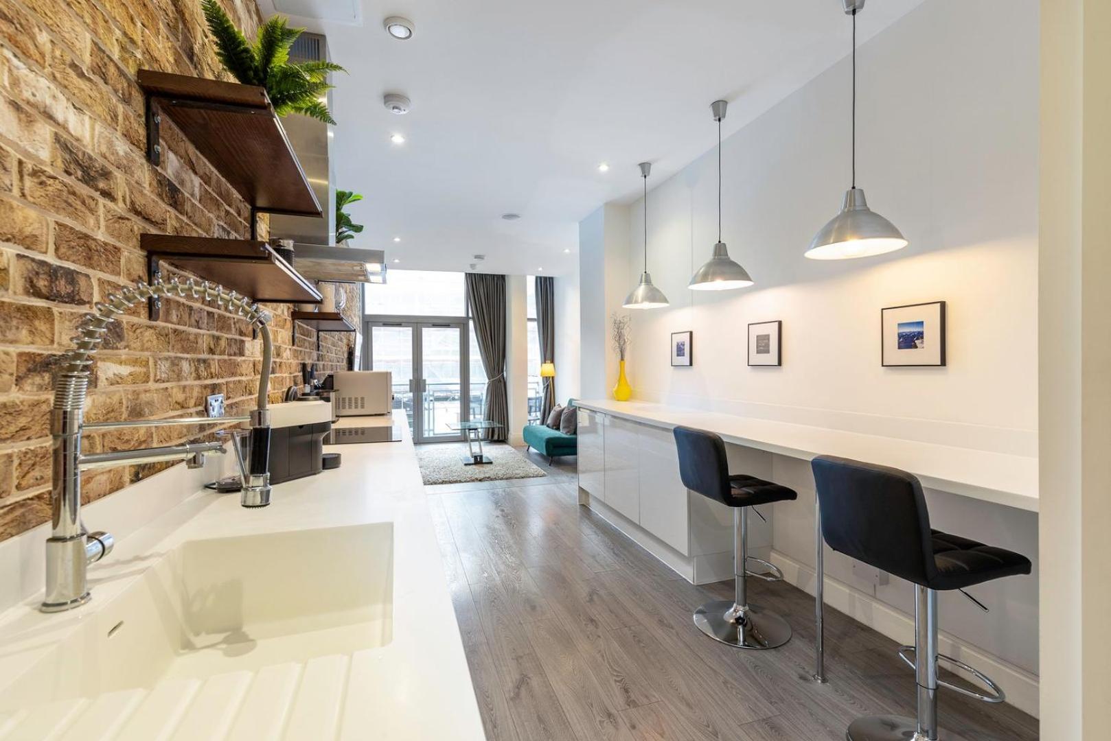 Sleek One Bedroom Flat In East Putney Apartment London