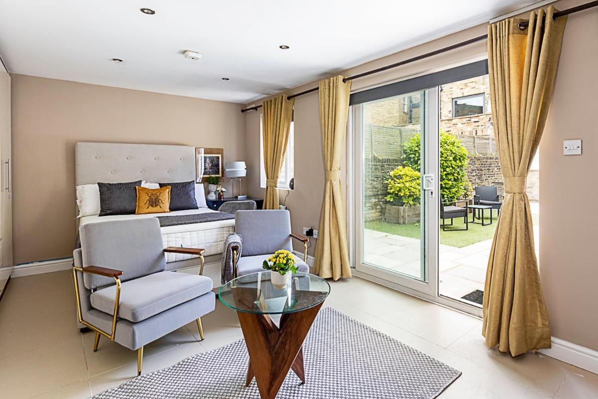 Charming Garden Studio * London