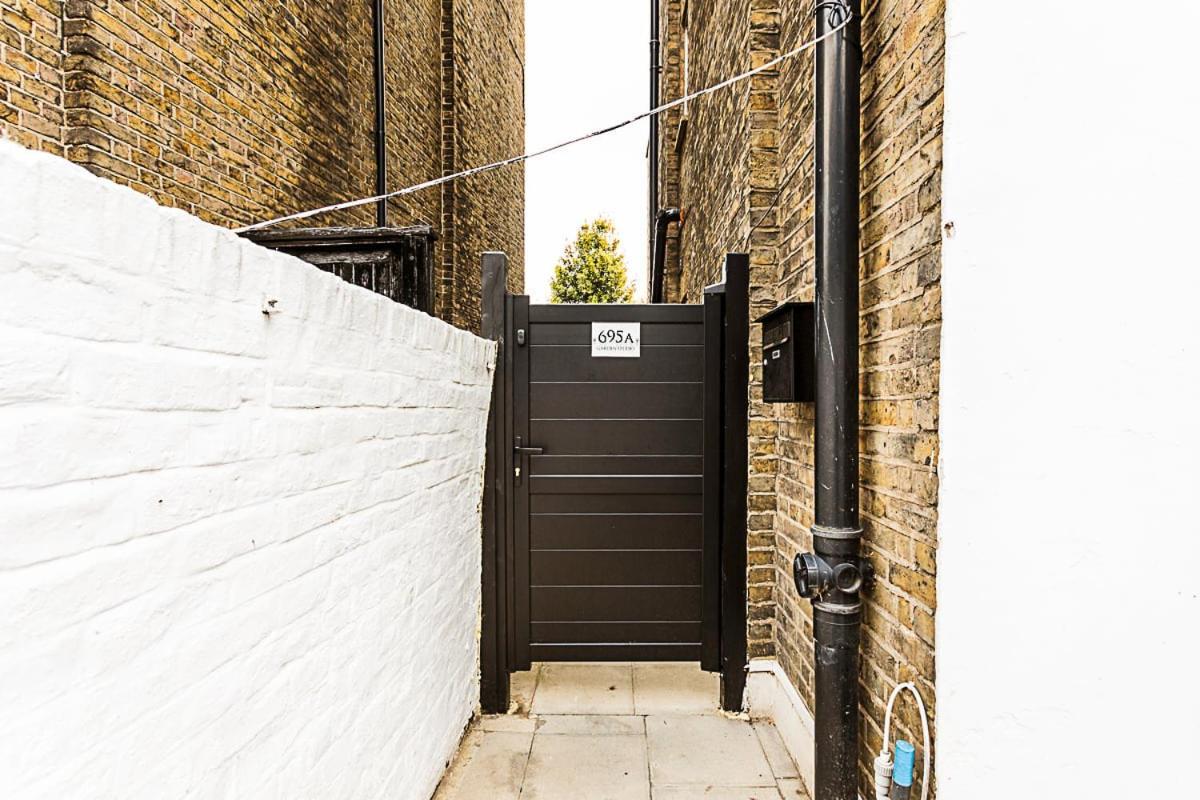 Charming Garden Studio Apartment