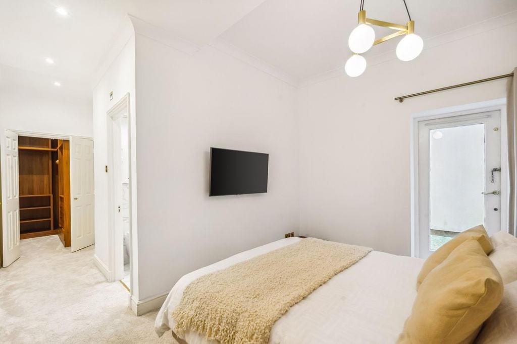 Elegant Fitzrovian * London