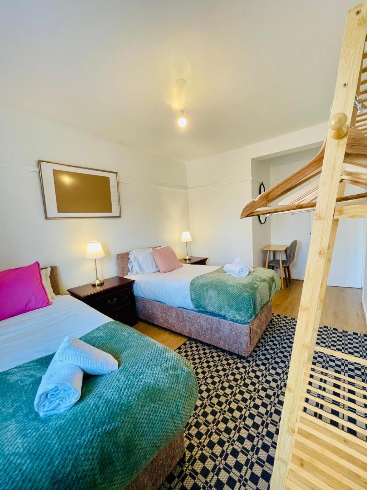 2bd Canarywharf Mile End Private Balcony Free Parking Apartamento Londres