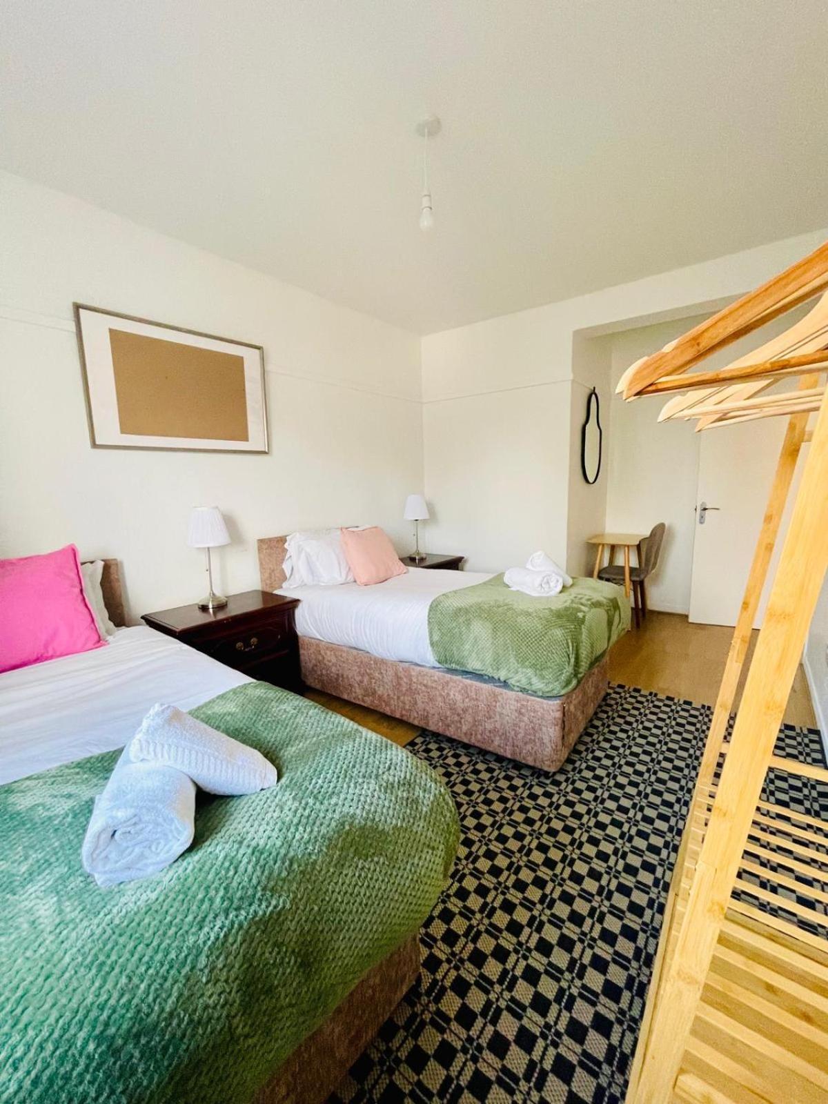 2bd Canarywharf Mile End Private Balcony Free Parking Apartamento Londres