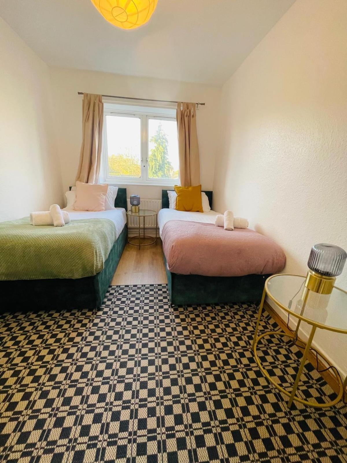 2bd Canarywharf Mile End Private Balcony Free Parking Apartamento