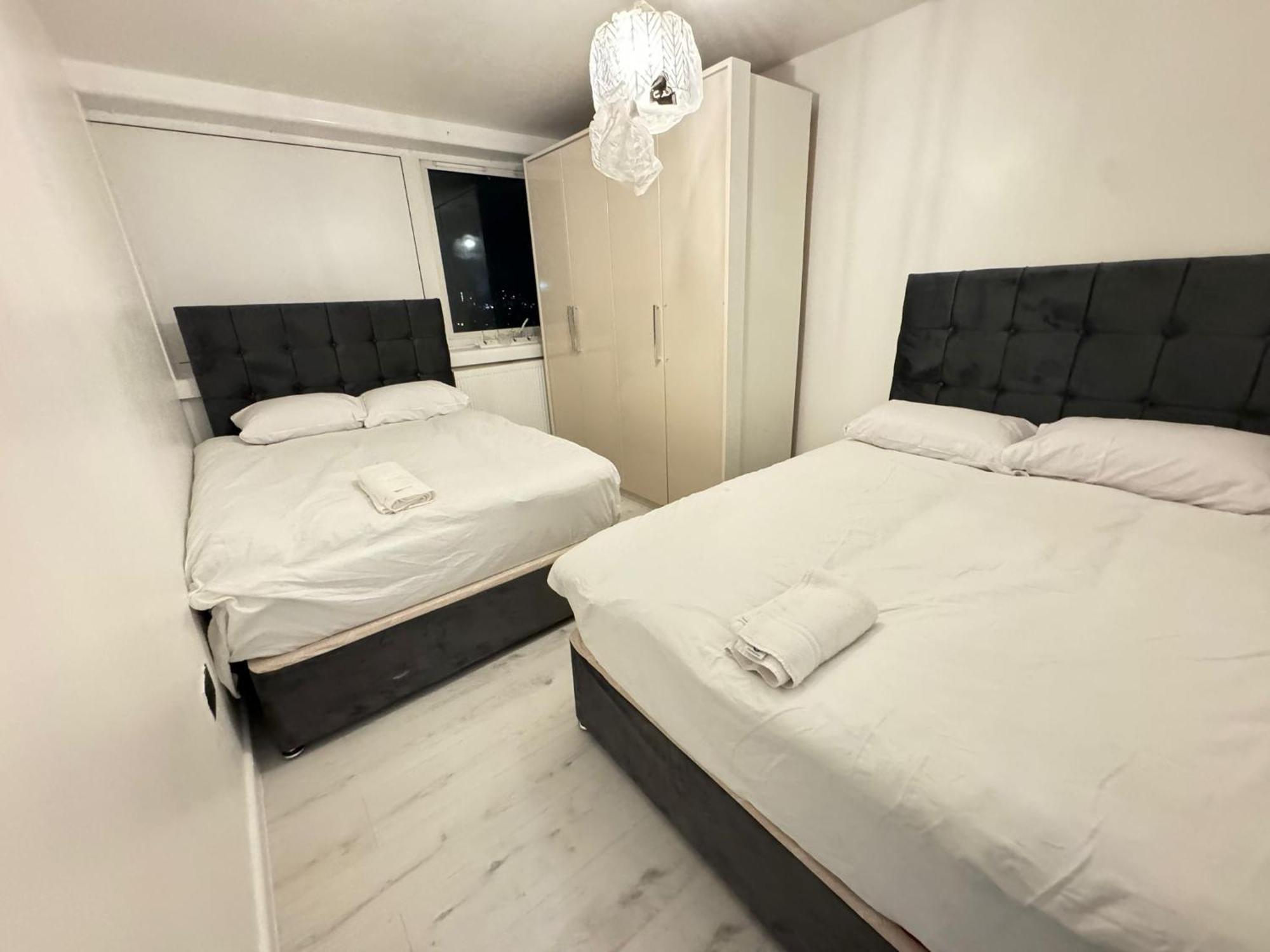 2 Bedroom Flat Near Kilburn Park Apartment *