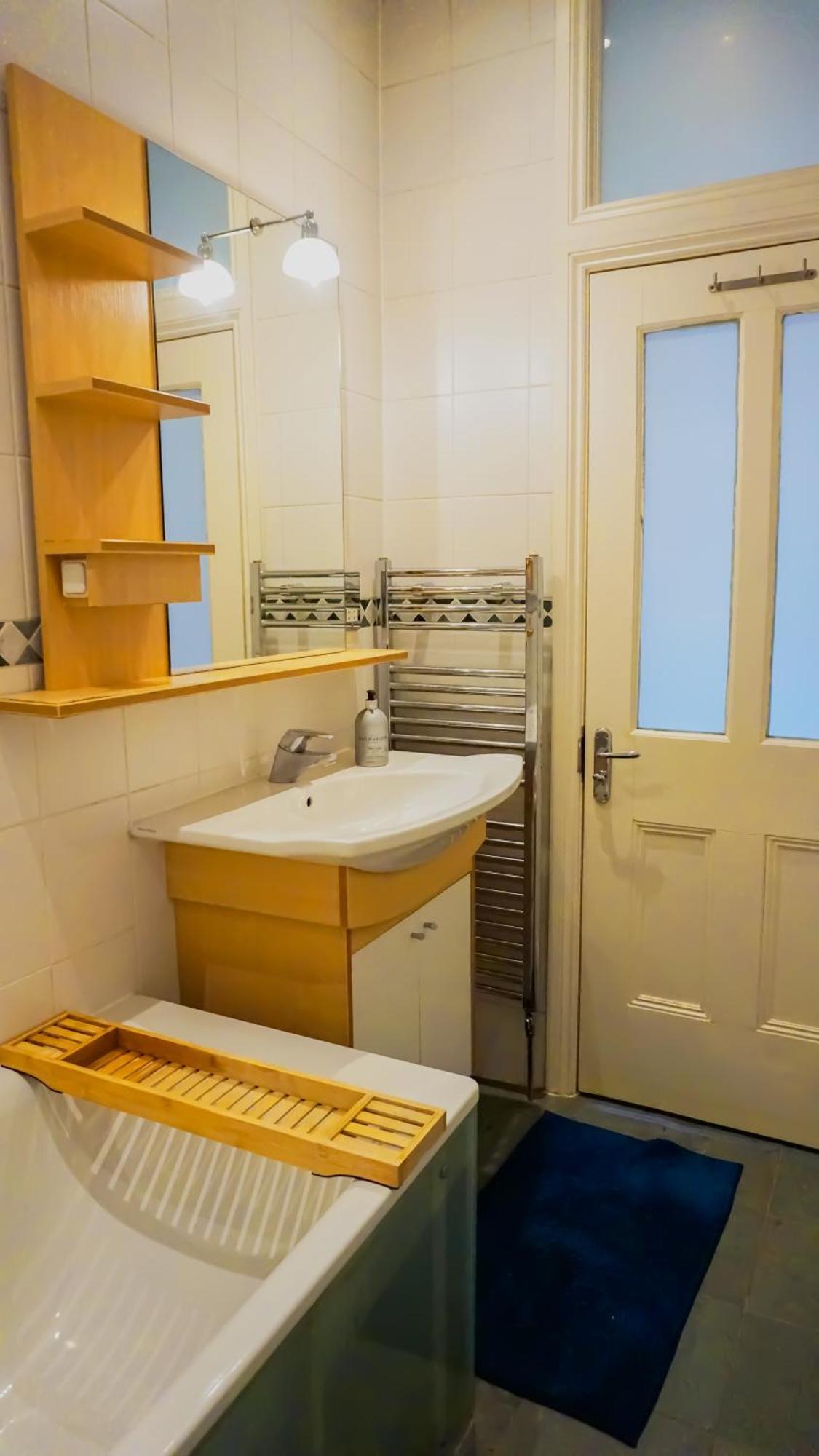 - Fulham Hideaway Homestay *