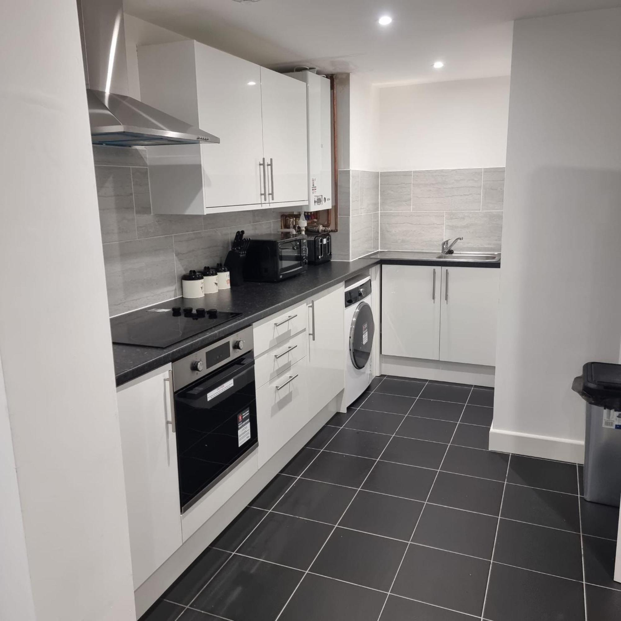 Oasis Modern 2br