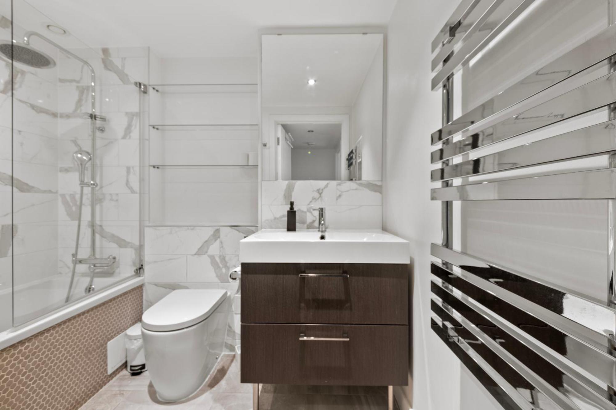 Sg, Charming Chelsea Balcony Apartment London