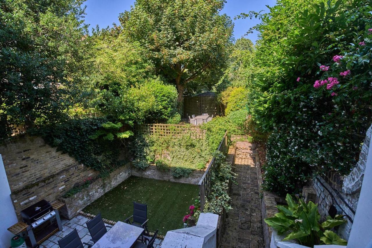 Apartment Bright Cozy Garden Retreat W Fast Wifi & 5min To Tube Subway Metro & Close To Park & Street Parking P4p *