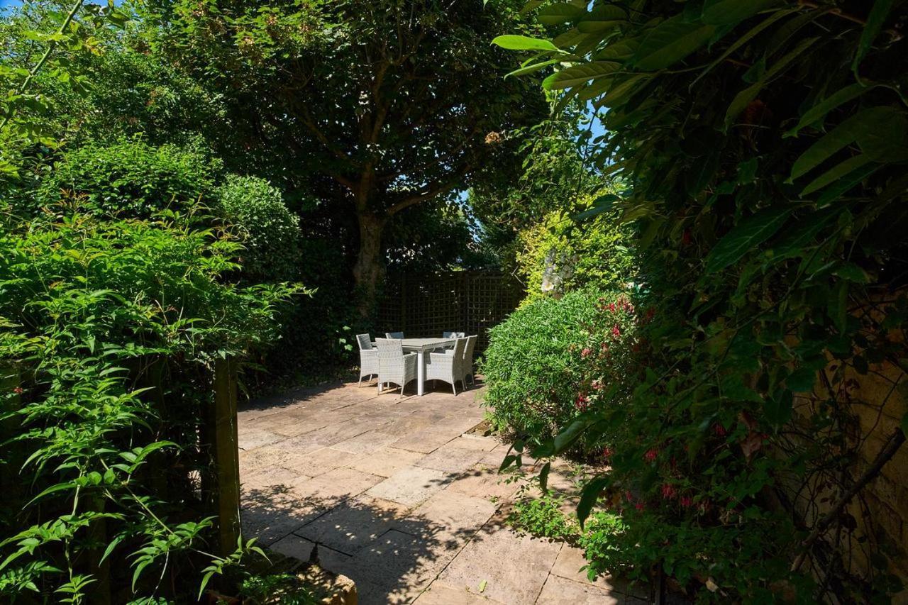 Bright Cozy Garden Retreat W Fast Wifi & 5min To Tube Subway Metro & Close To Park & Street Parking P4p Apartment London