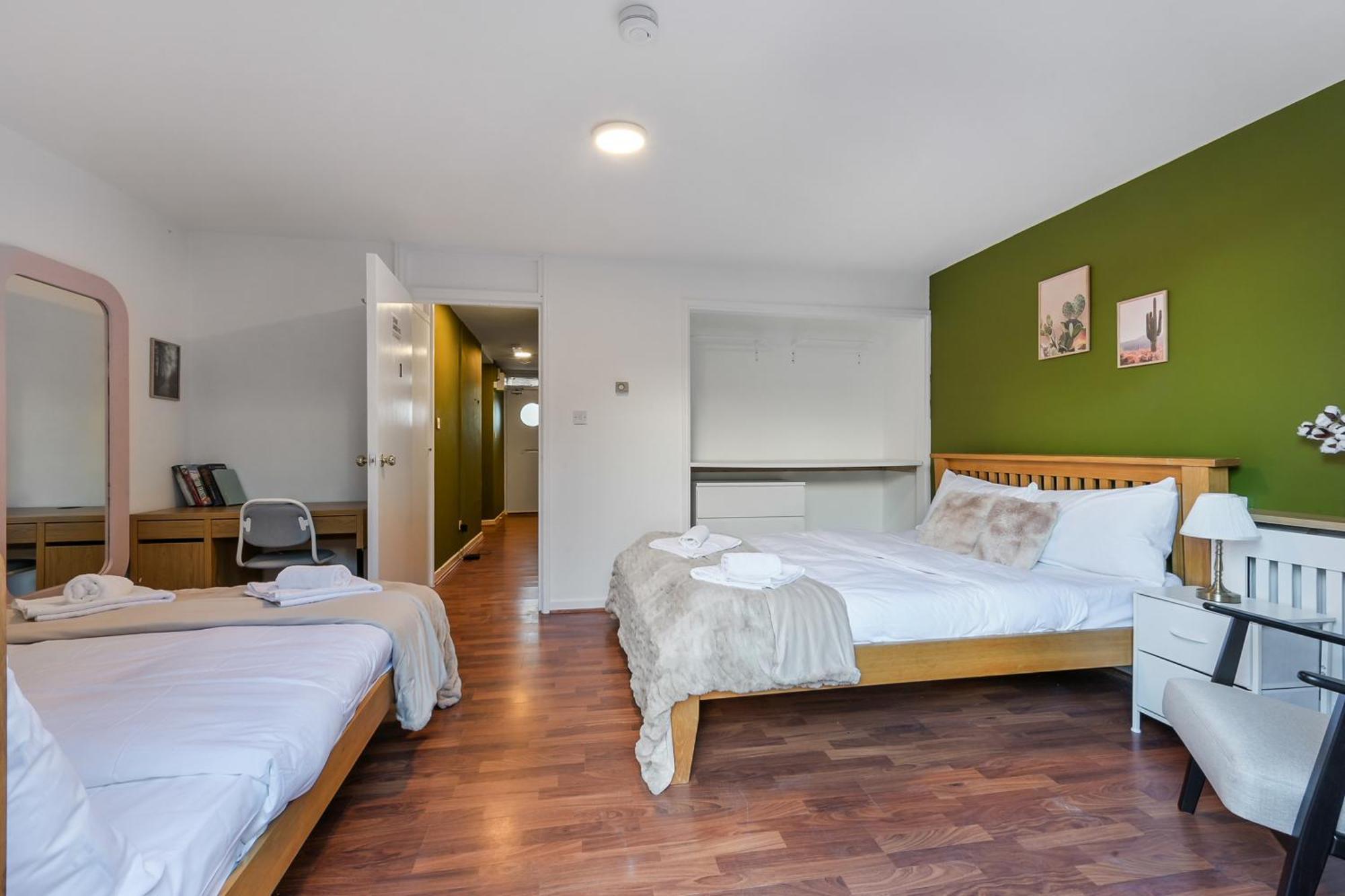 Very Big Place In Camden Town 2 Minutes To Kings Cross London