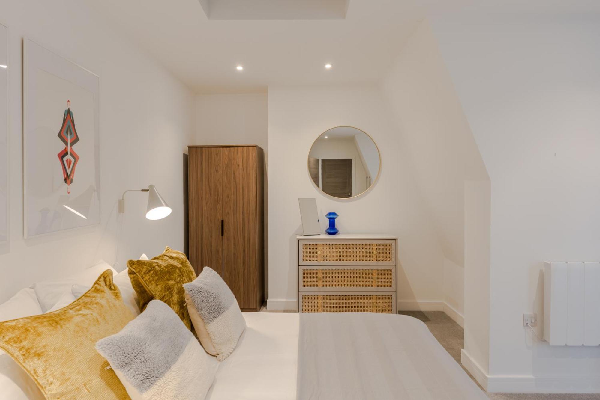 Cityscape Penthouse Ladywell Apartment *