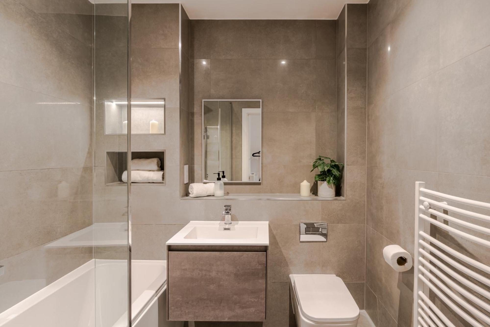 Cityscape Penthouse Ladywell Apartment
