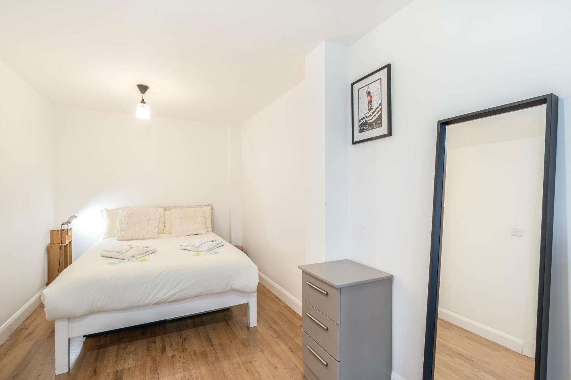 Apartment Modern One Bedroom Flat In *