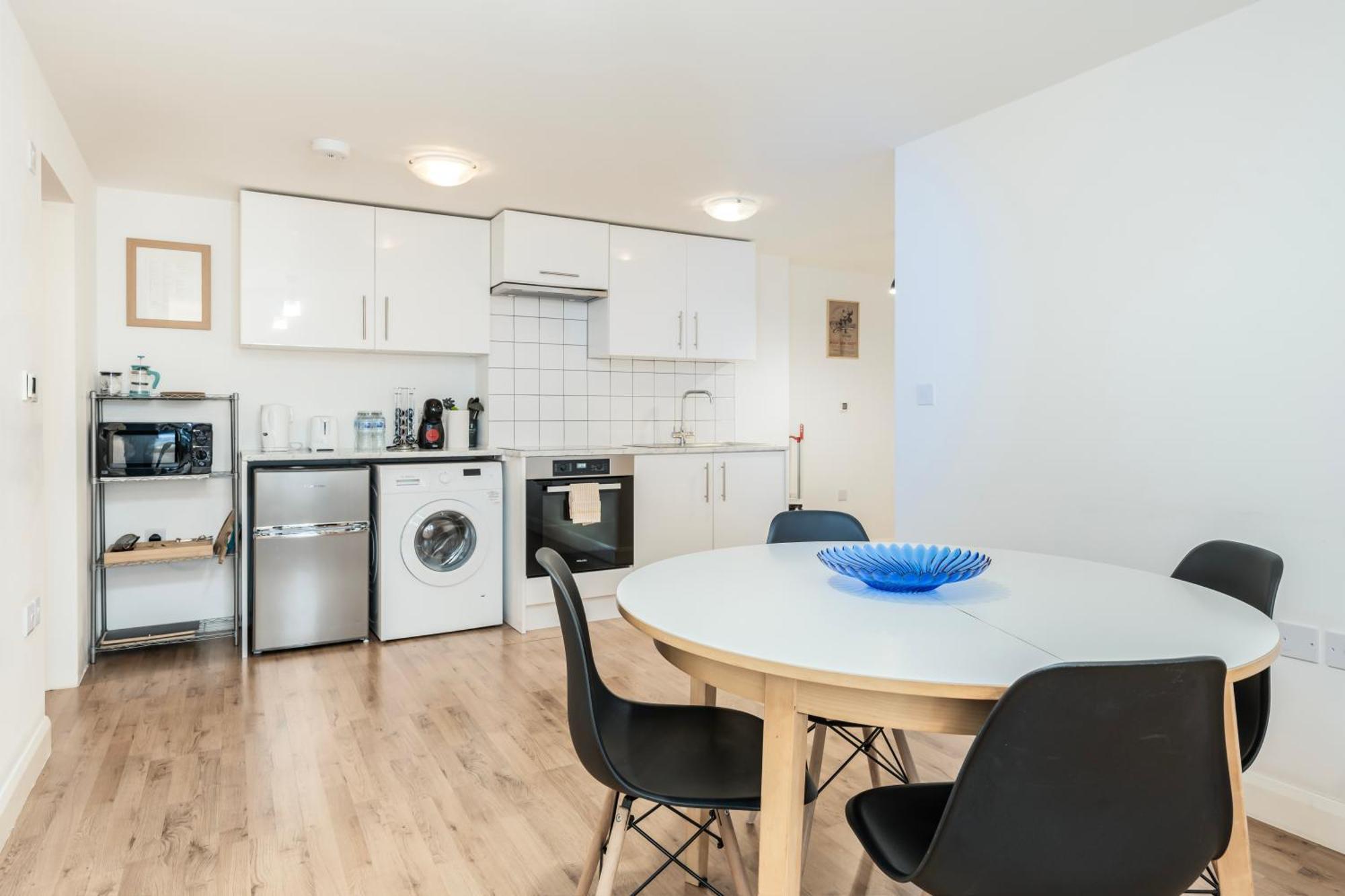 Modern One Bedroom Flat In Apartment