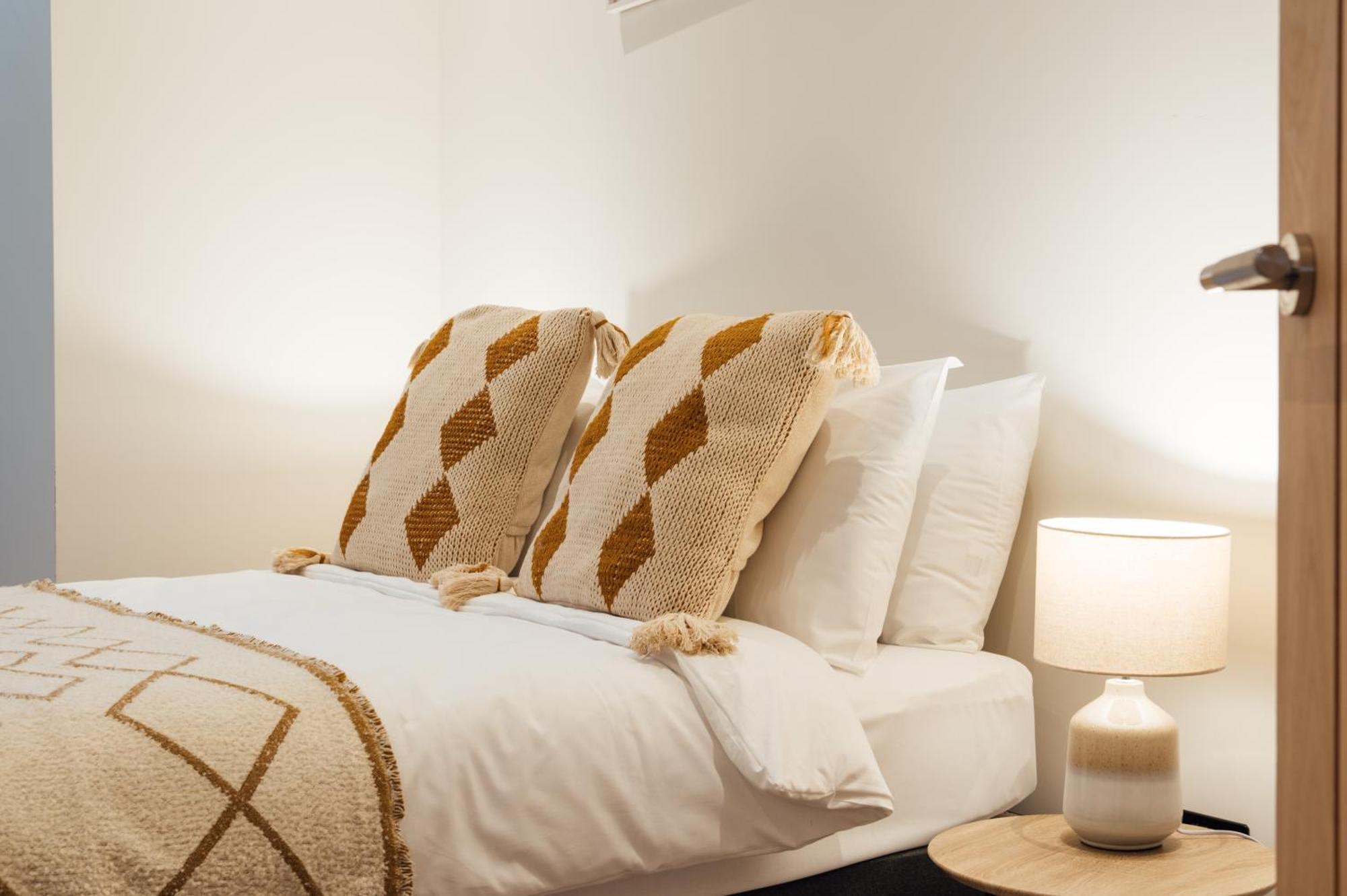 Luxurious & Modern In Honor Oak London