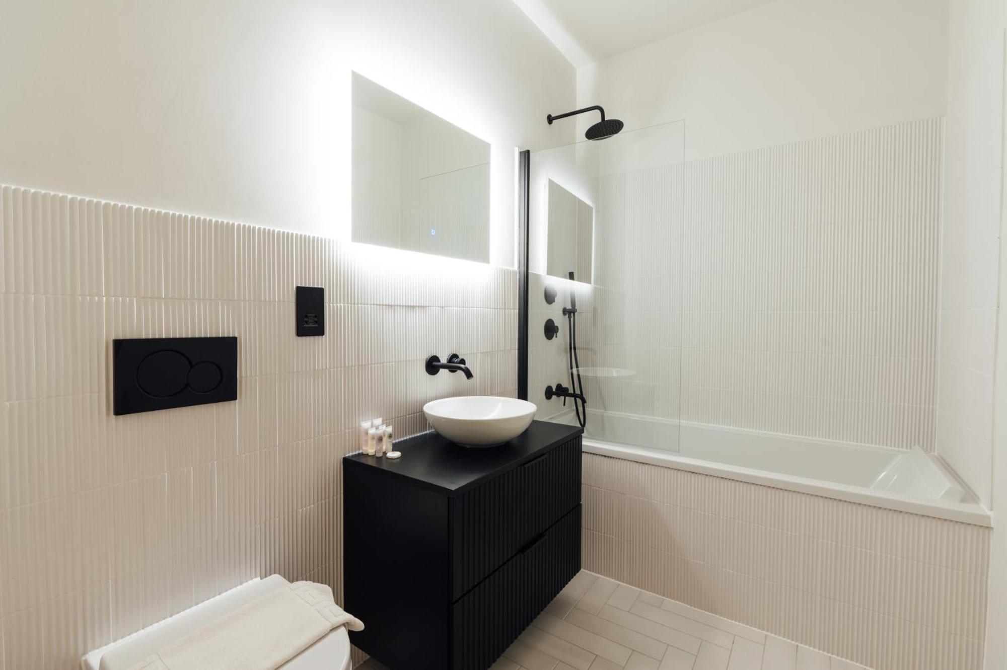 Luxurious & Modern In Honor Oak * London