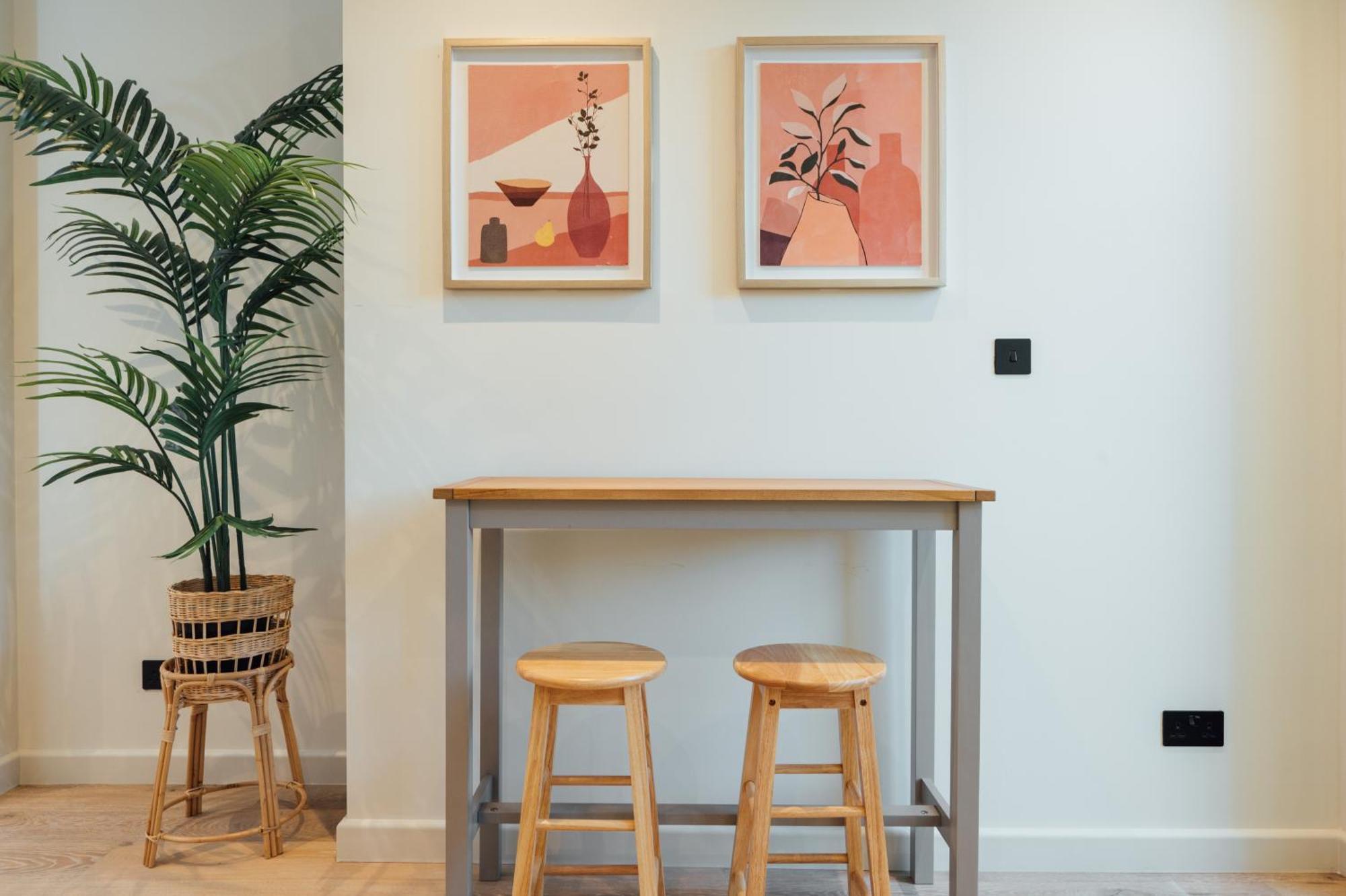 Luxurious & Modern In Honor Oak Apartment London