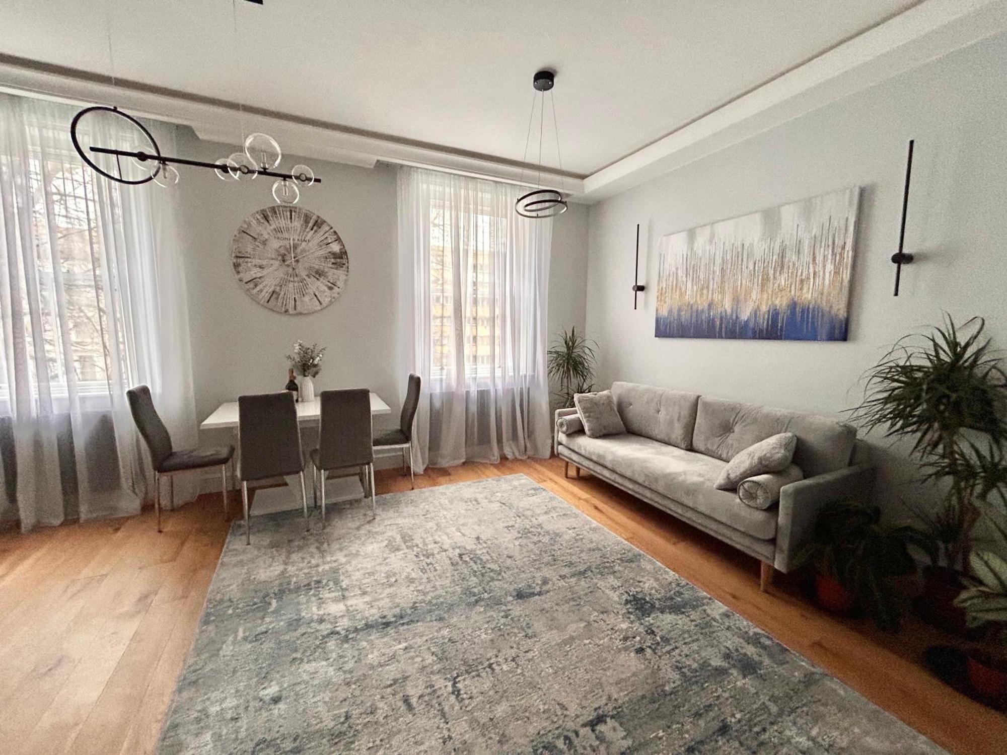 Stylish One Bed Flat In Paddington Pool And Gym Next Door Free Secure Underground Parking Nearby * London
