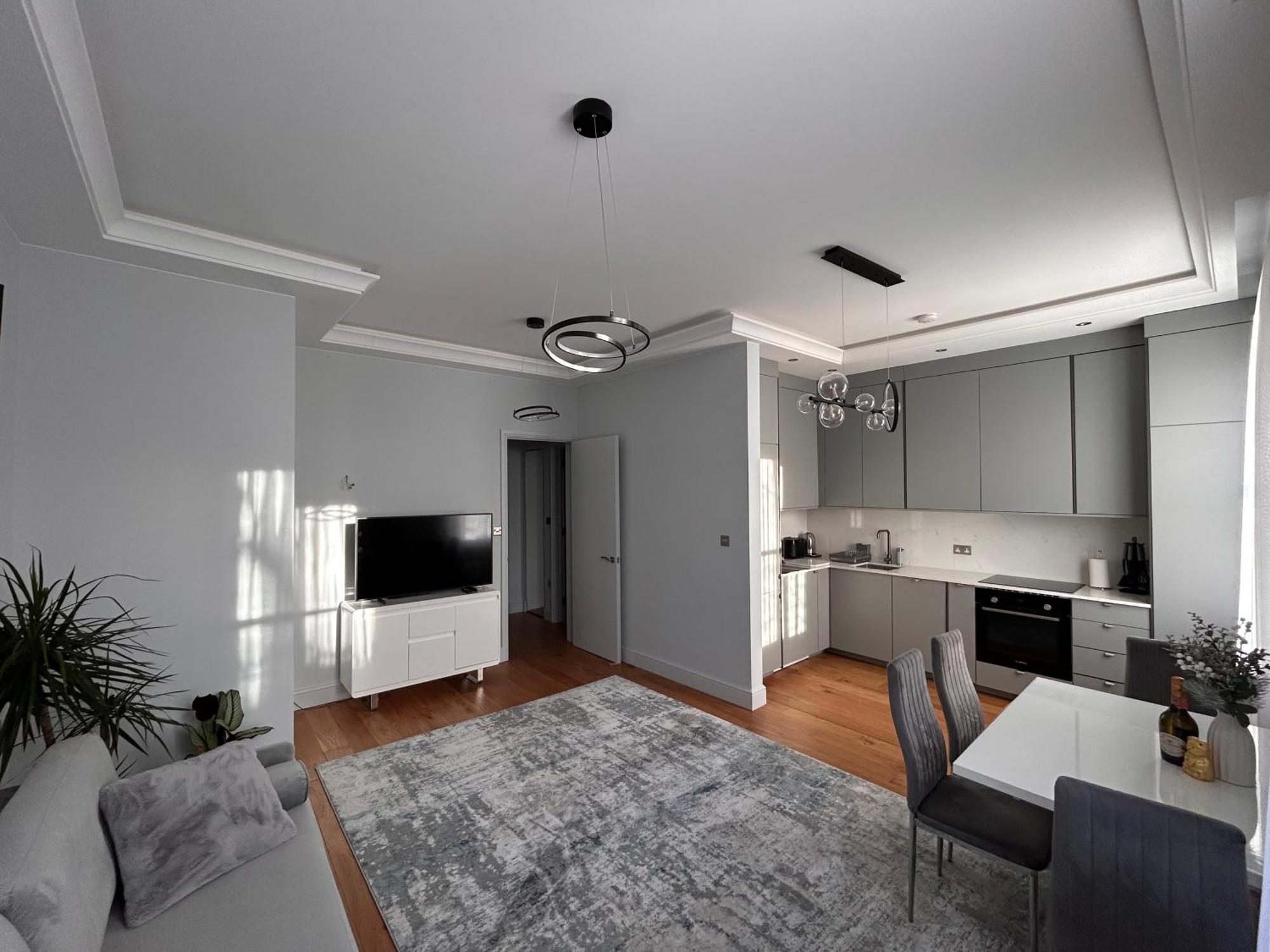 Stylish One Bed Flat In Paddington Pool And Gym Next Door Free Secure Underground Parking Nearby * London