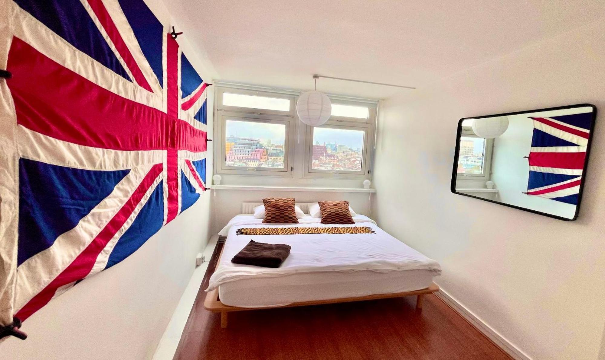 Apartment Bright 2-bedroom In Soho High-rise With Skyline Views London