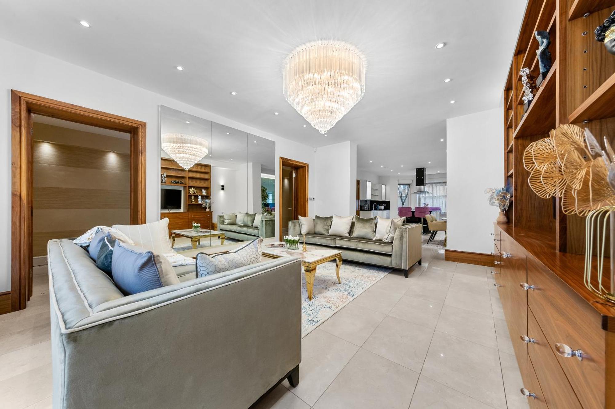 Apartamento 250 Sqm Mega Mansion *