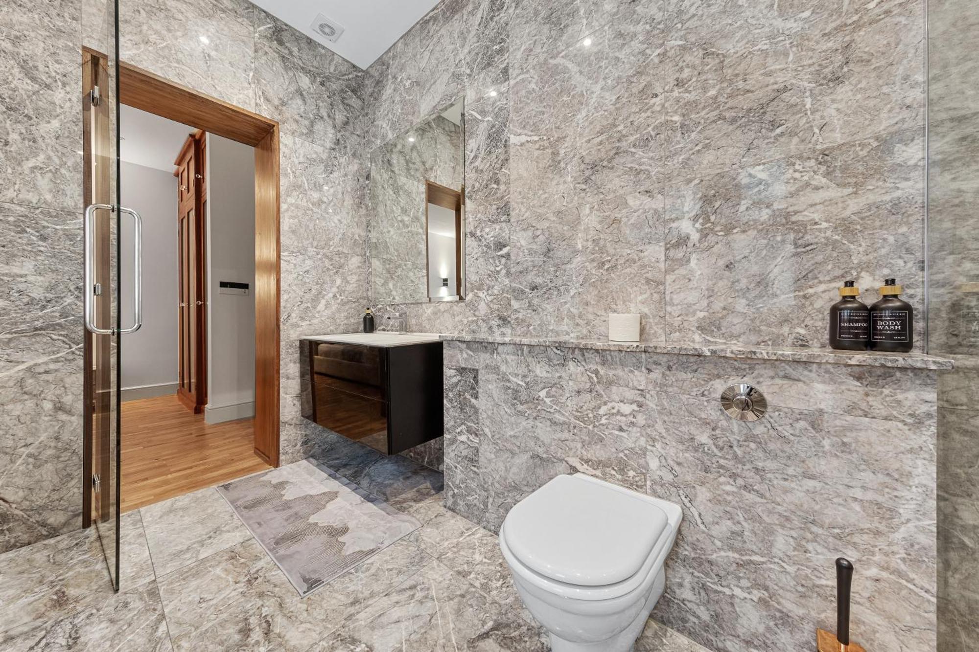 Apartamento 250 Sqm Mega Mansion
