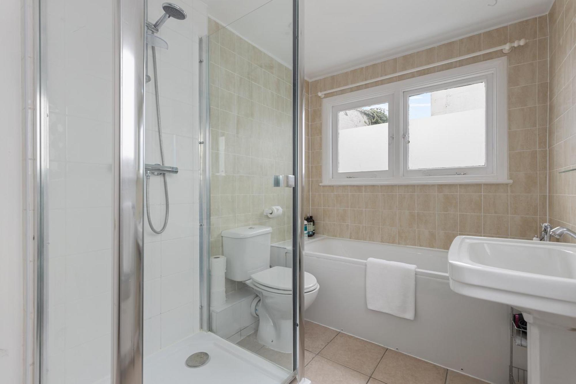 Apartment Kensington Two Bedroom House London