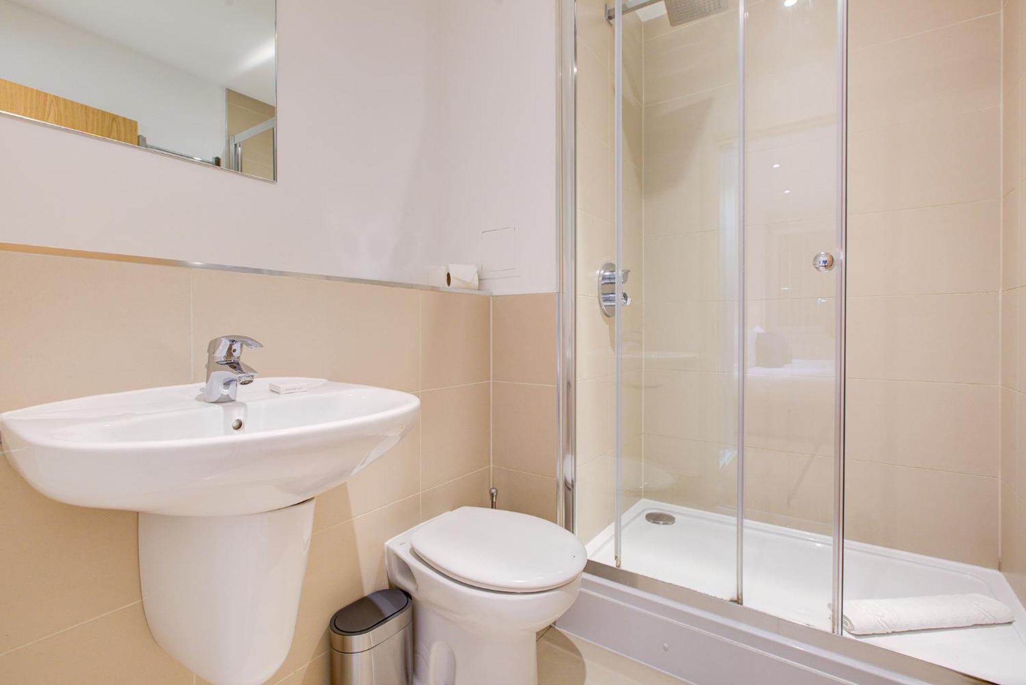 Hybrid Resi - London, Greenwich Near O2 Arena London