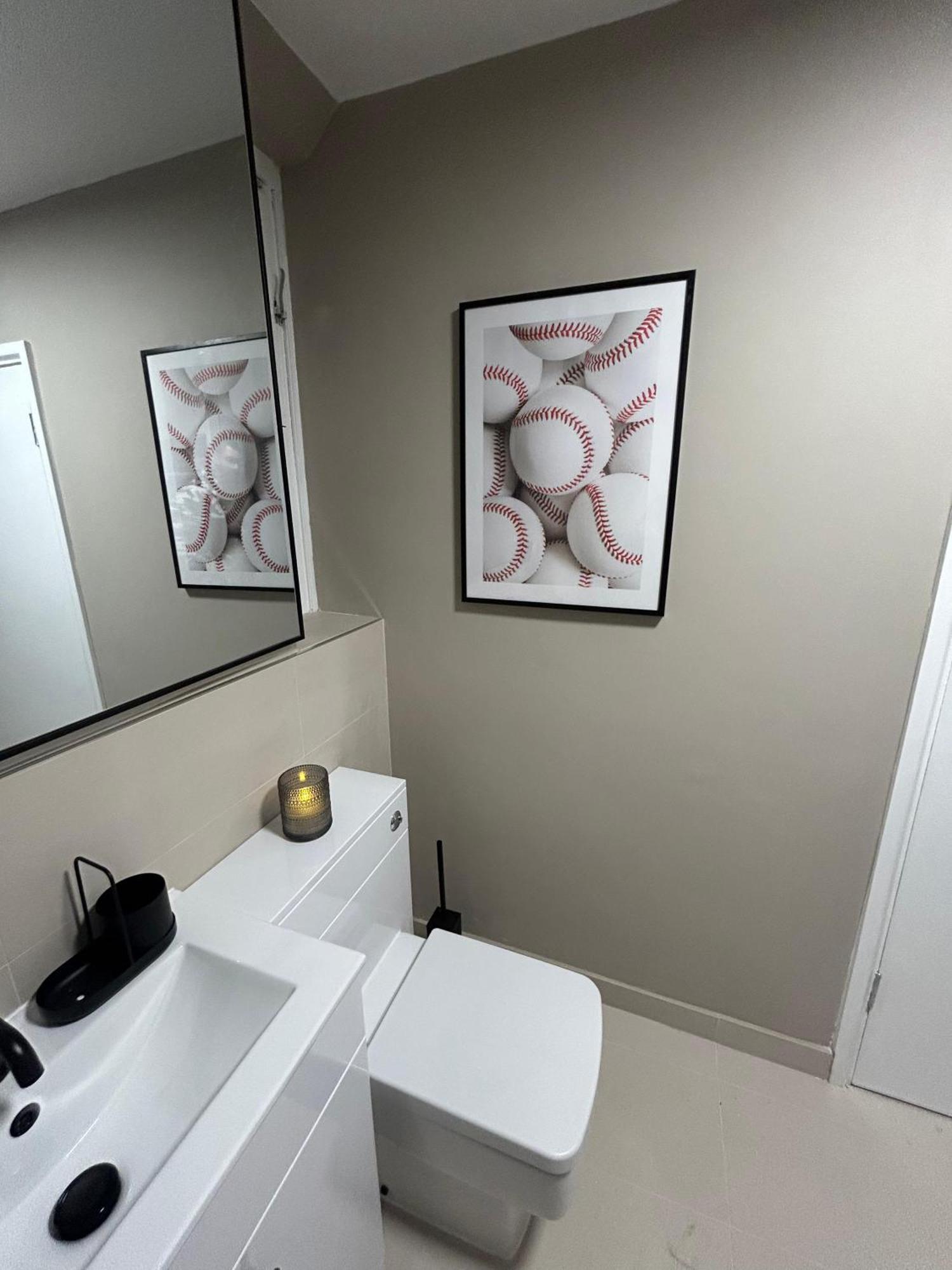 Stylish Zone 1 Apartment London