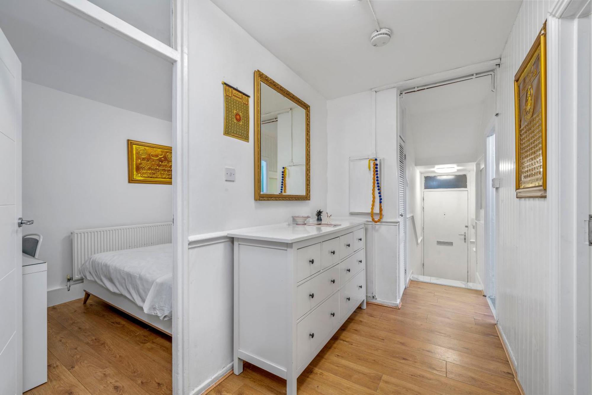 Homey In Maida Vale Apartment