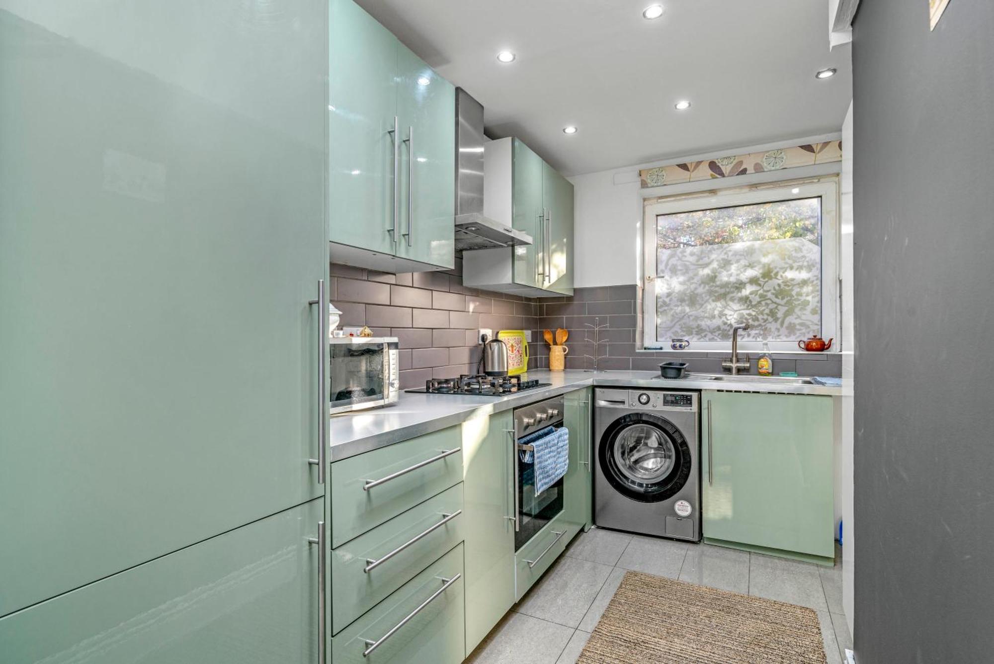 Homey In Maida Vale Apartment *