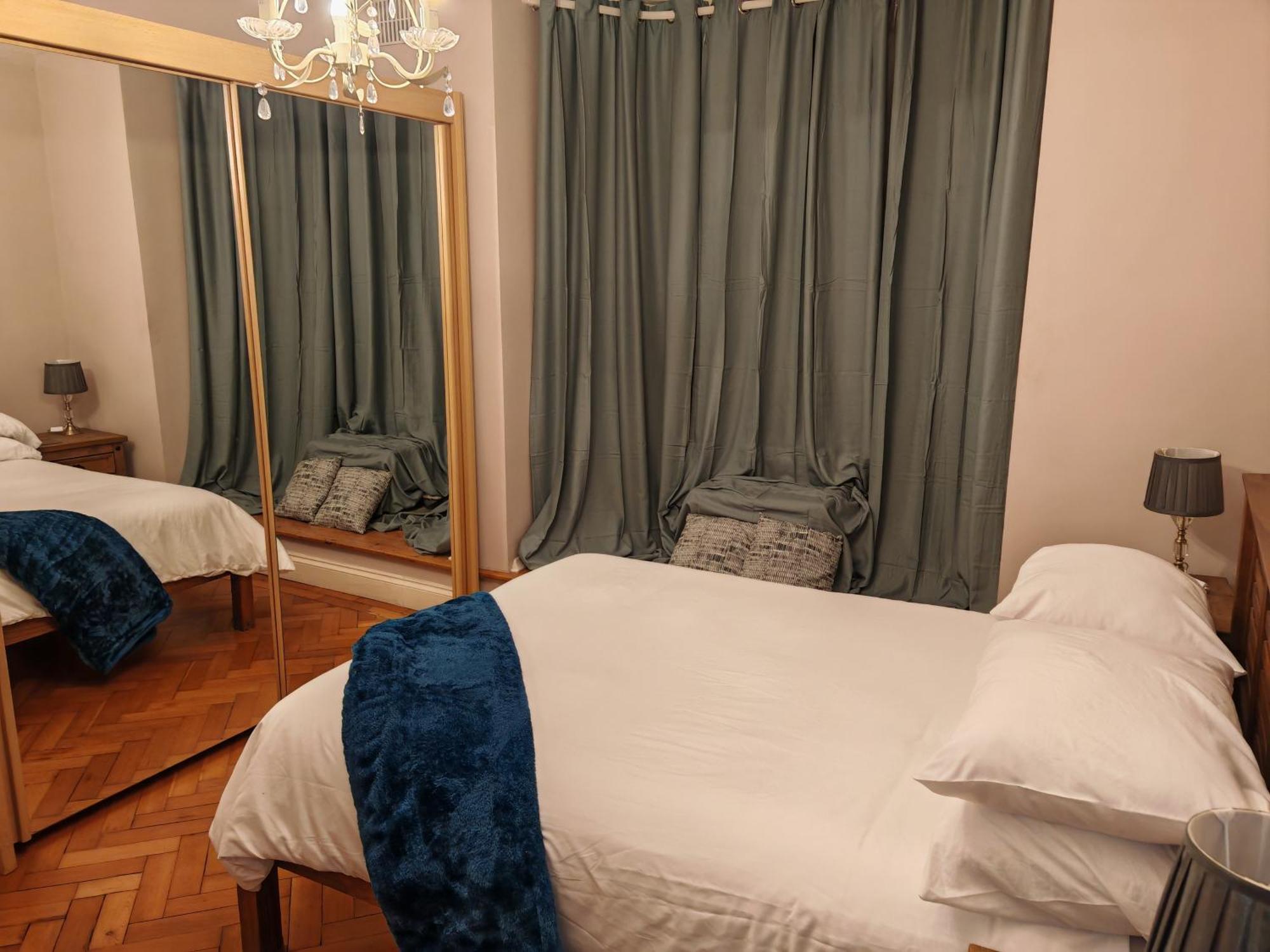 Queensway One Bedroom Apartment London