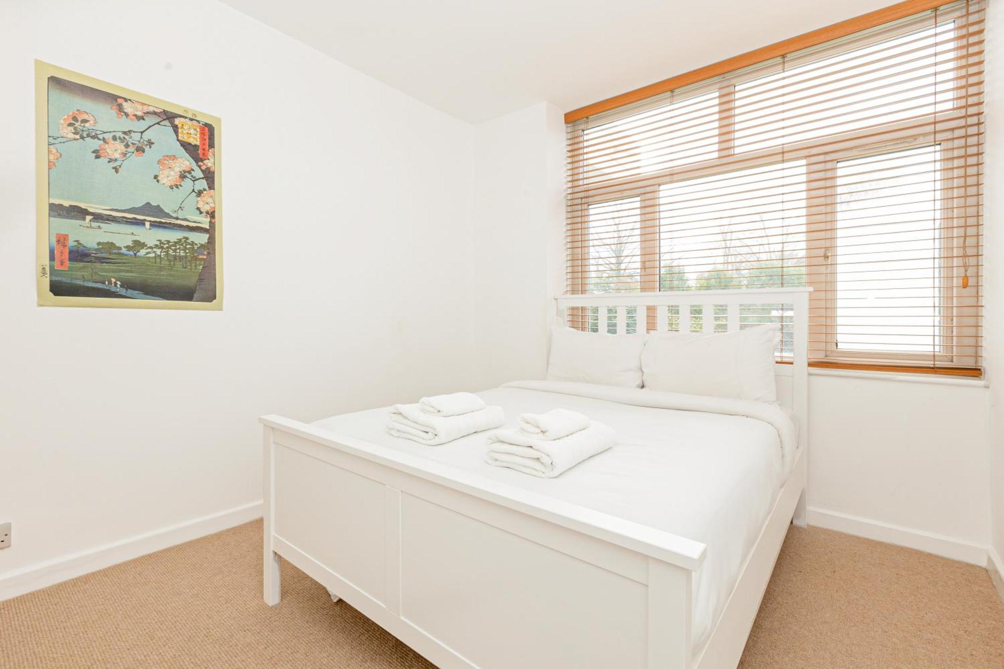 Lovely 2br Flat W Balcony, Golders Tube 5min London