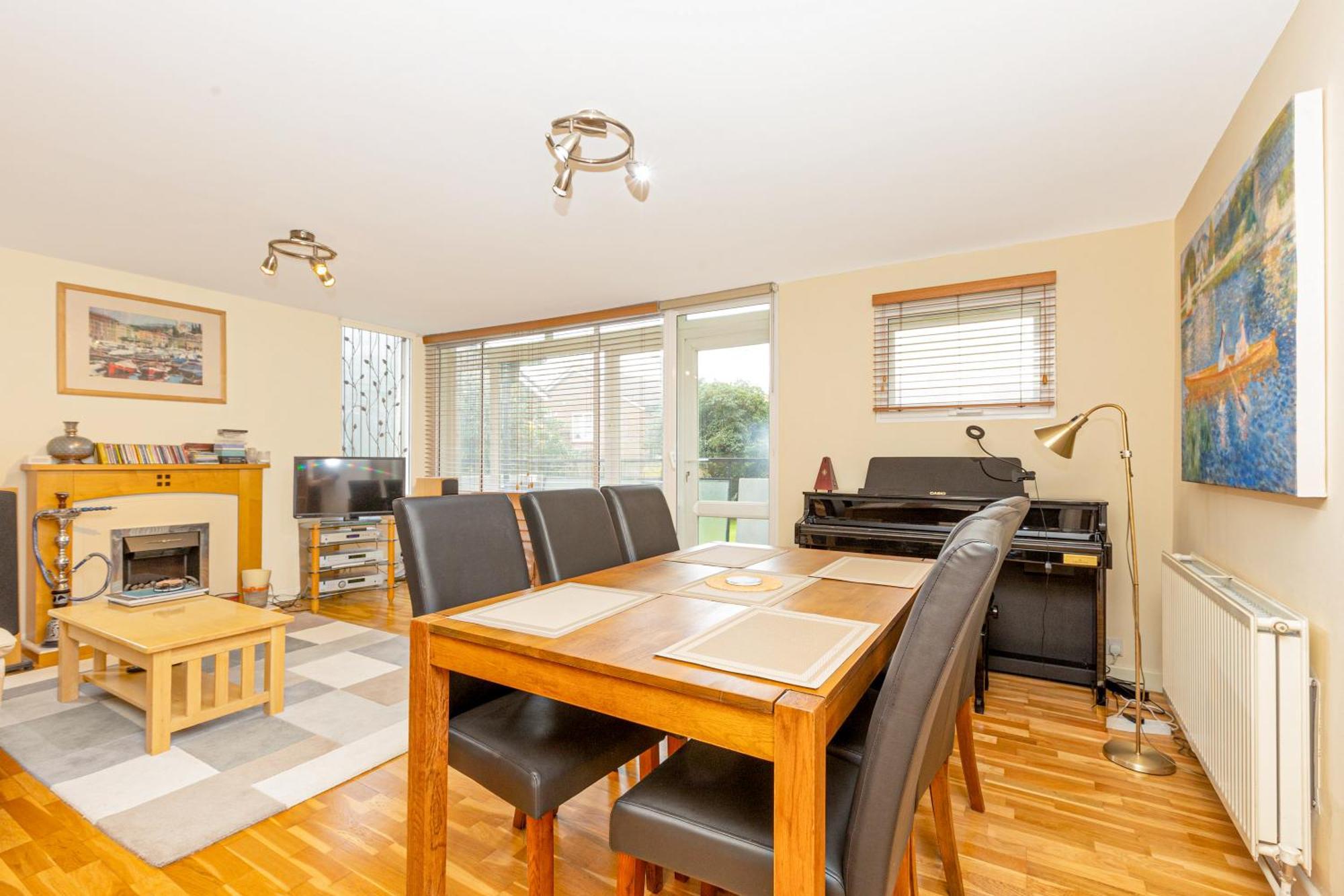 Lovely 2br Flat W Balcony, Golders Tube 5min * London