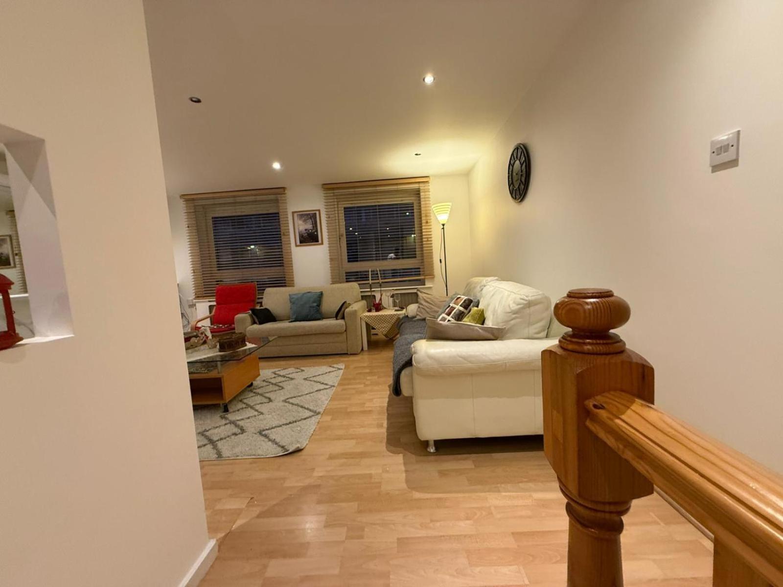 Apartment 3bed Only 3 Stops To Centre