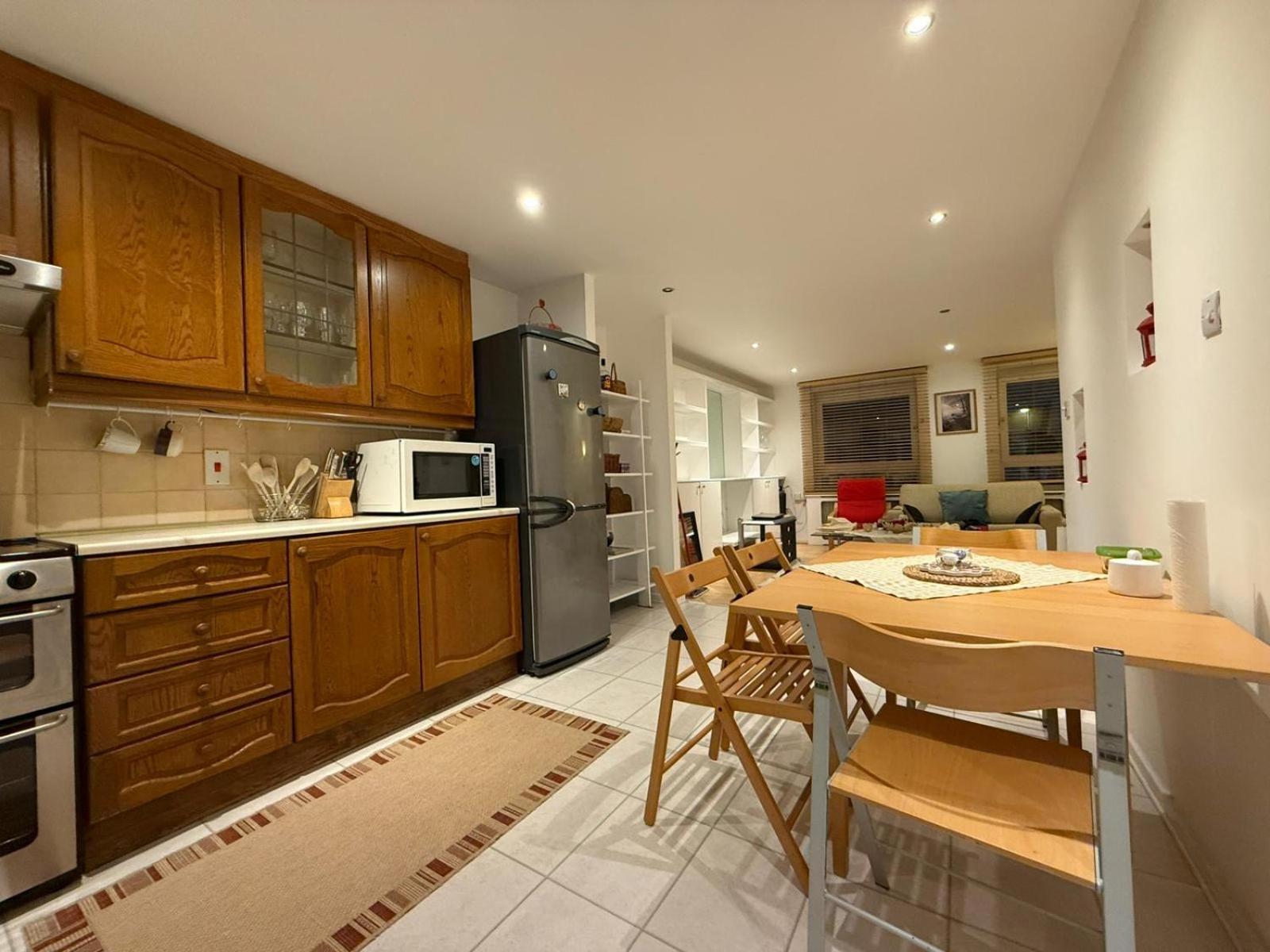 3bed Only 3 Stops To Centre Apartment *