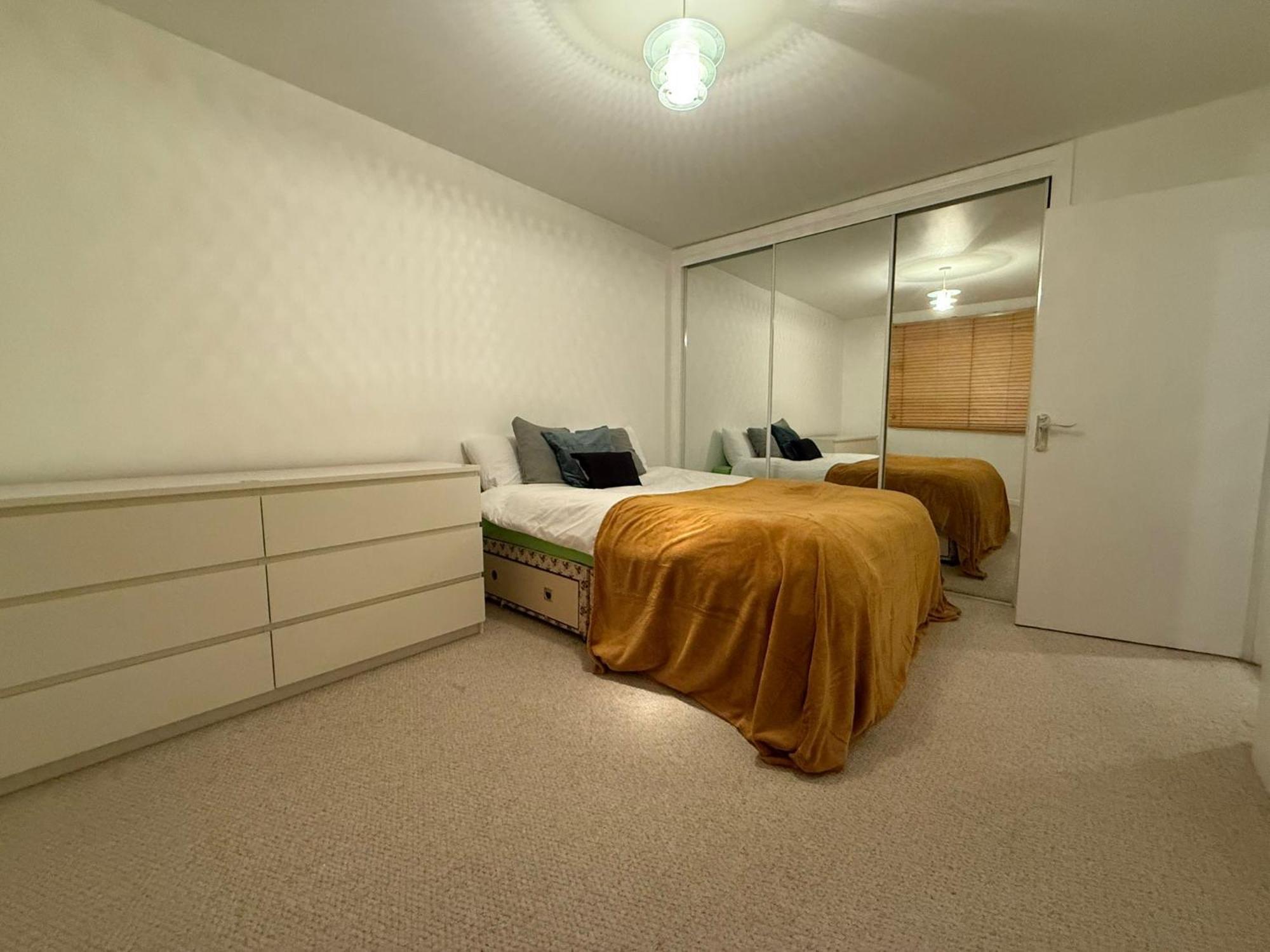 Apartment 3bed Only 3 Stops To Centre London
