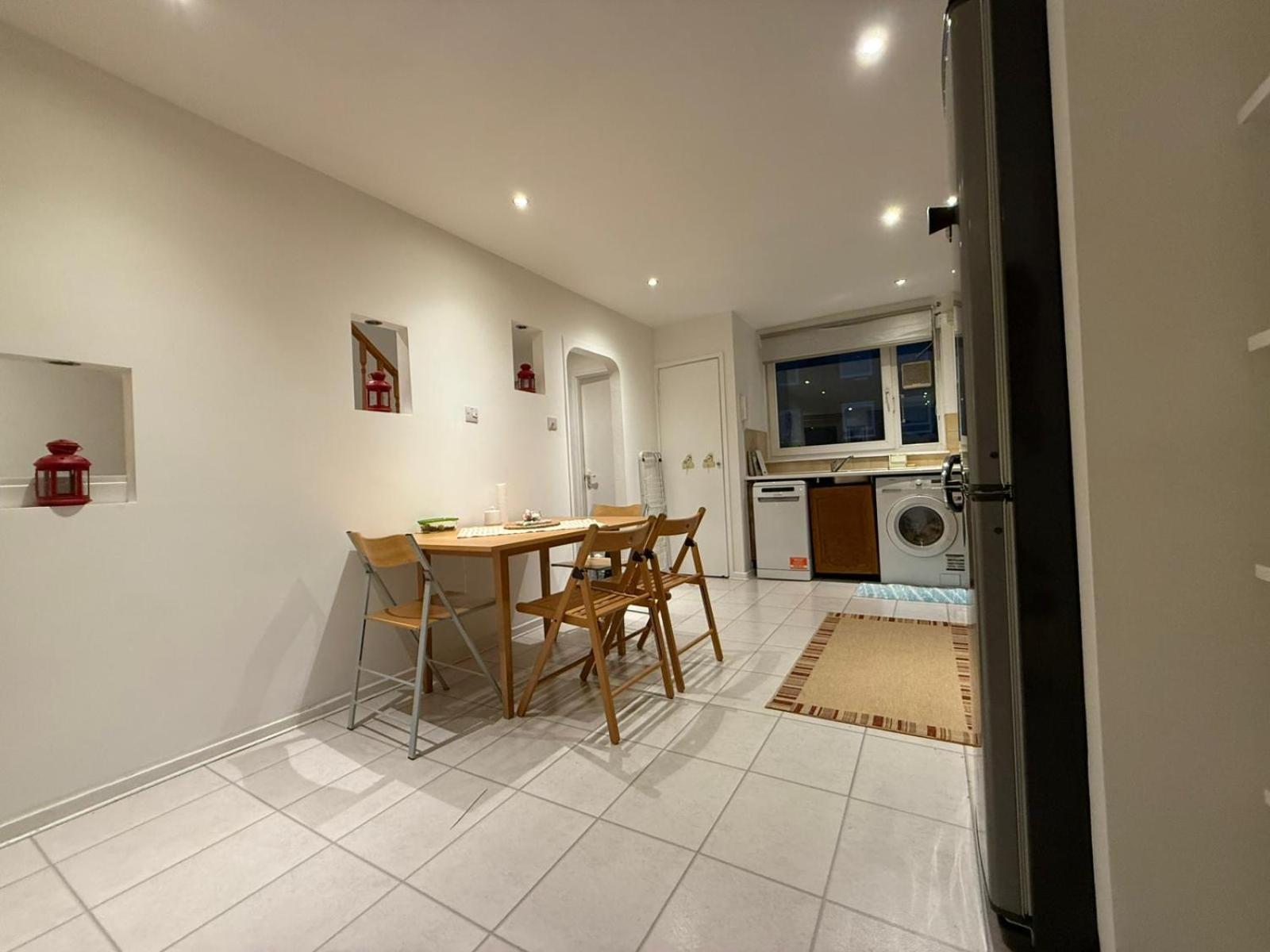 Apartment 3bed Only 3 Stops To Centre