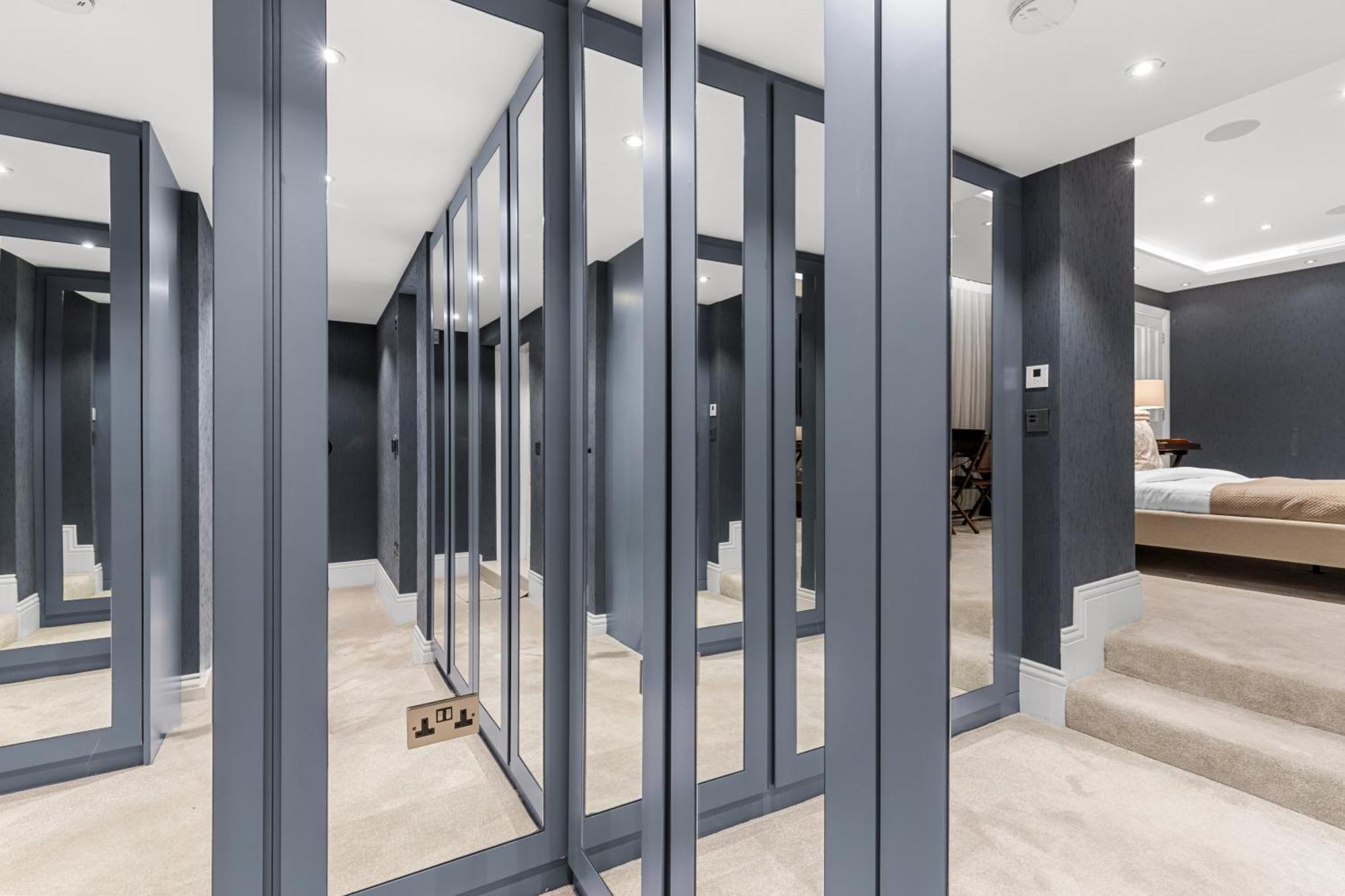 Duplex In Prime Apartment *