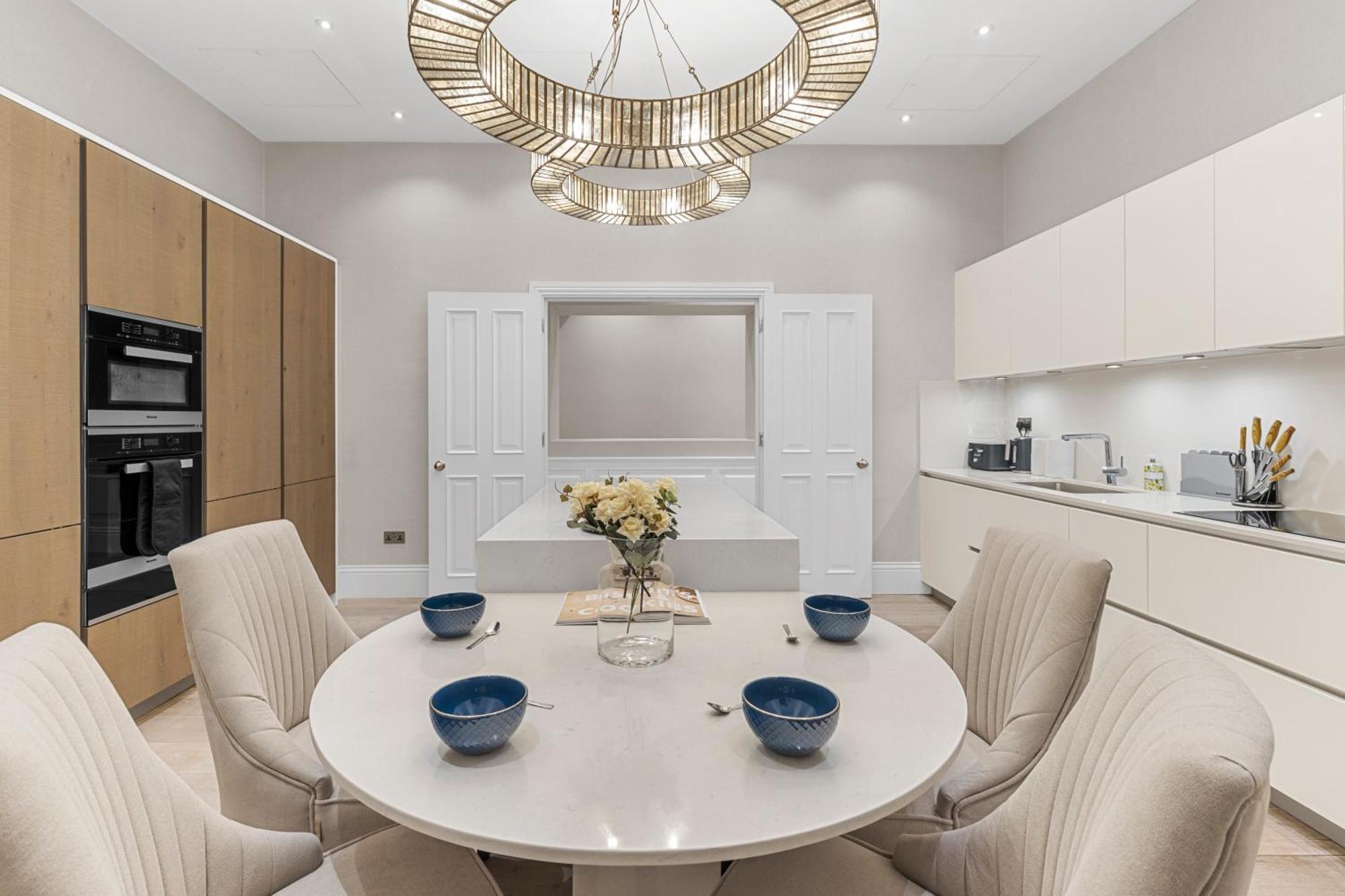 Apartment Duplex In Prime London