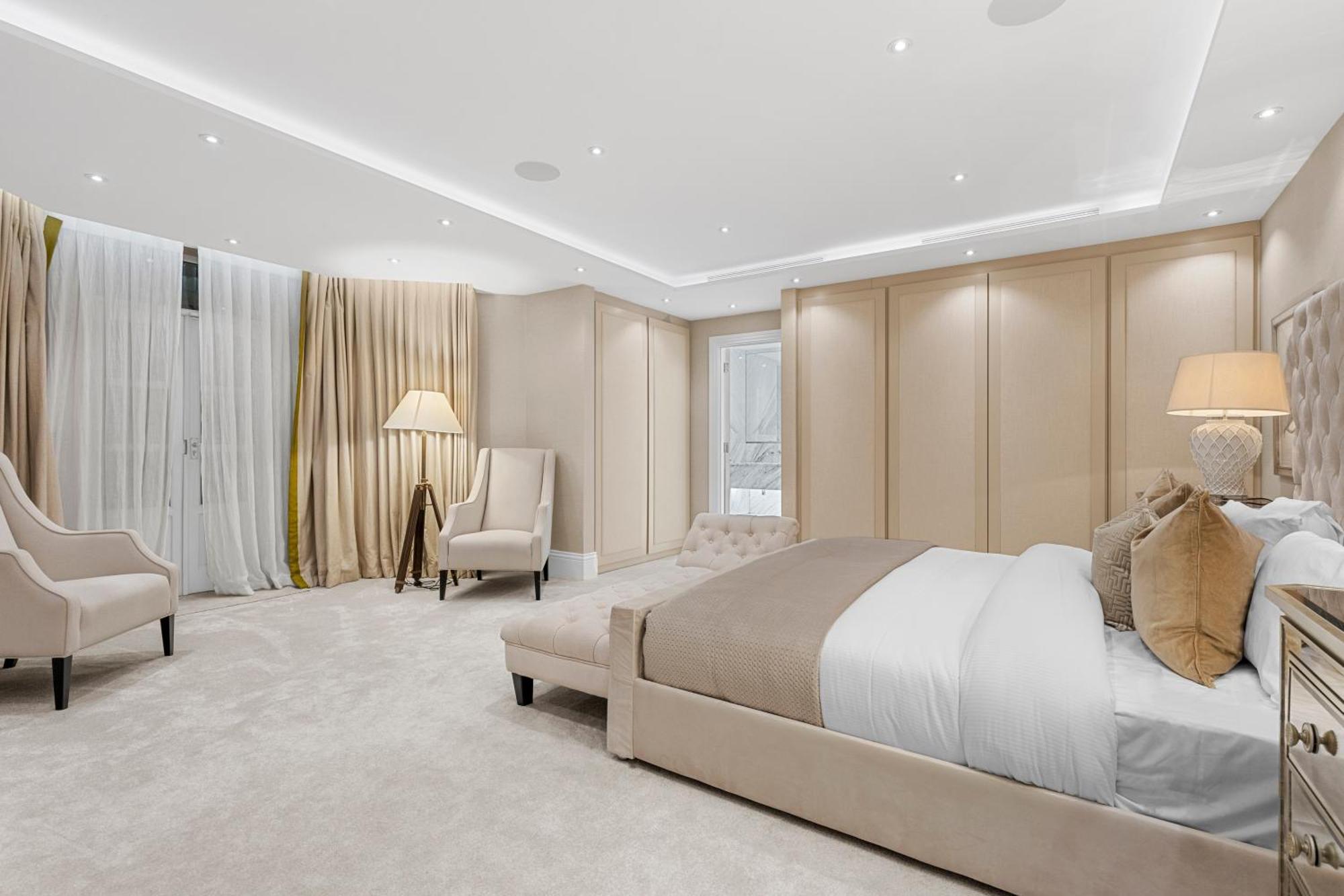 Duplex In Prime Apartment