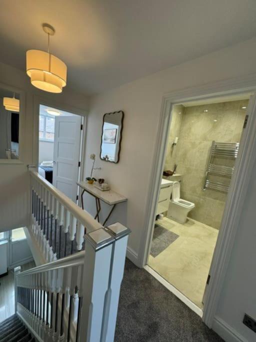 Stylish 2-bedroom Duplex Sleeps 6 Apartment