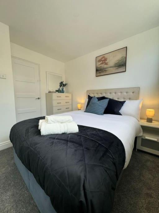 Stylish 2-bedroom Duplex Sleeps 6 Apartment
