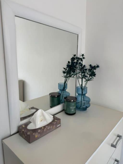 Stylish 2-bedroom Duplex Sleeps 6 * London