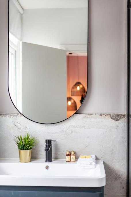 Beautiful In Bayswater Apartment *