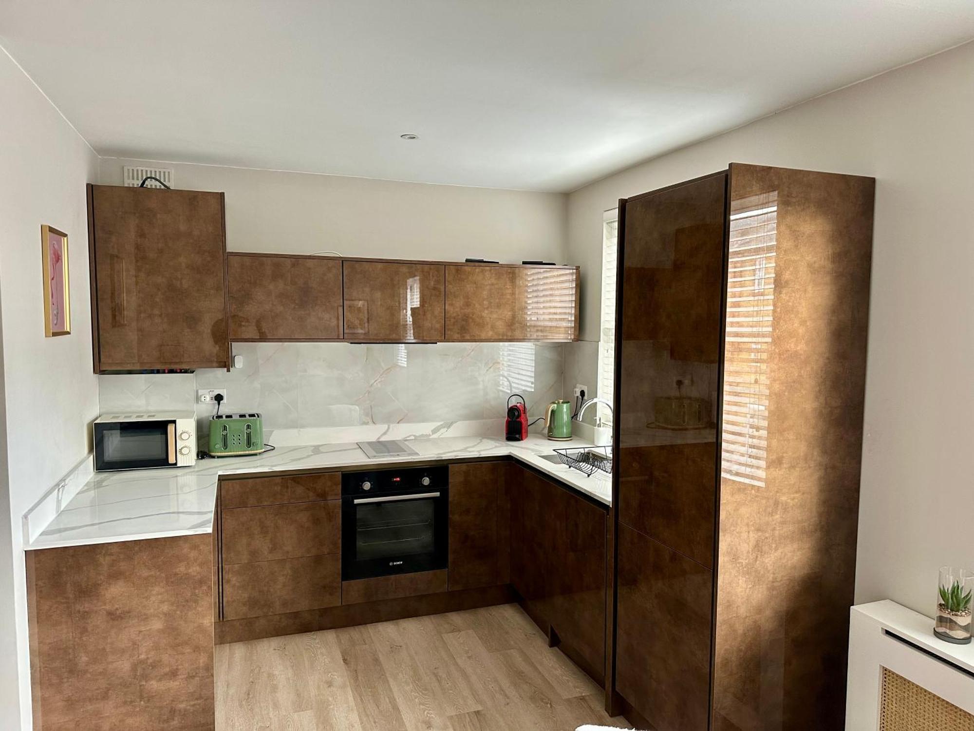 Sienna's 2 - Bedroom Apartment, London, N1. Apartment *